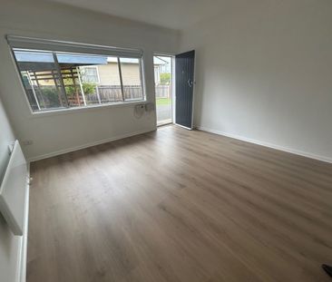 Charming 2-Bedroom Unit – Newly Renovated - Photo 1