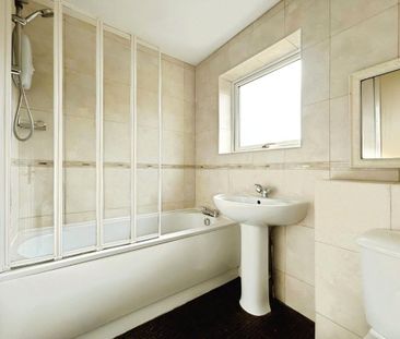 4 bedroom detached house to rent - Photo 5