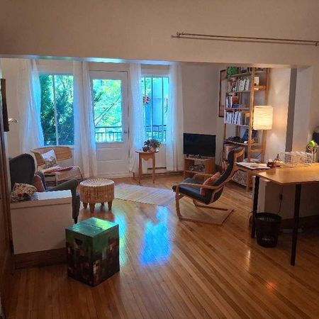 4 1/2 au rez-de-chaussée avec cour privée - Photo 4
