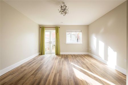 3 bedroom semi-detached house to rent - Photo 2