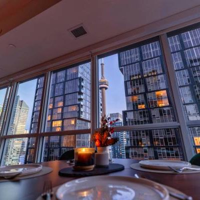 Bright & Spacious Corner Suite with Stunning Views in King West - Photo 1