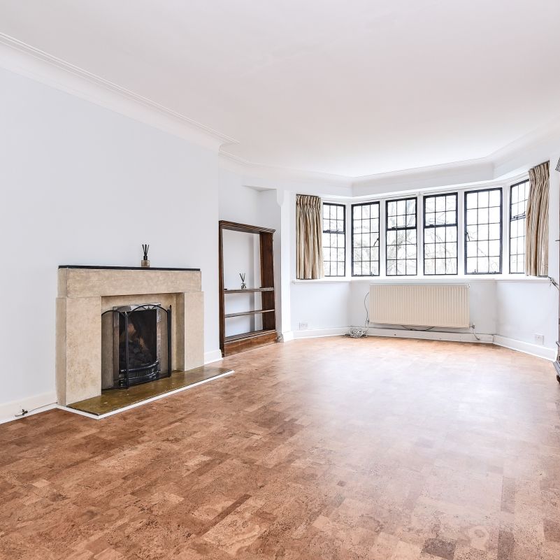 Portsmouth Road, Putney, London, SW15 - Photo 1