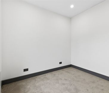 Langley Drive, London, W3 8SD - Photo 3