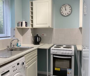 1 Bed Flat, Blackdown Close, N2 - Photo 5