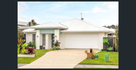 Spacious 5–6 Bedroom Family Entertainer in the Heart of Brookhaven Estate - Photo 2