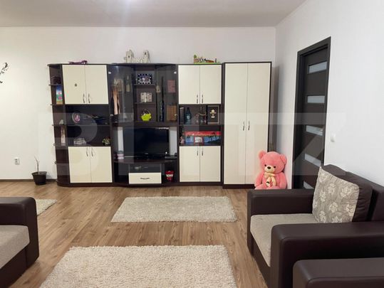 Casă / Vilă de închiriat /Ideal și pentru cămin de băt - Fotografie 1