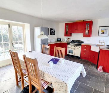 2 bedroom character property to rent - Photo 6