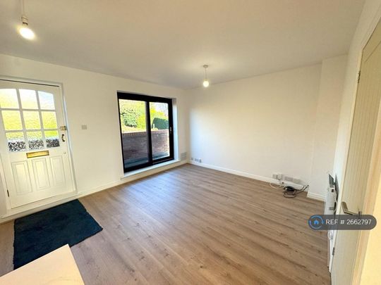 2 bedroom maisonette to rent - Photo 1