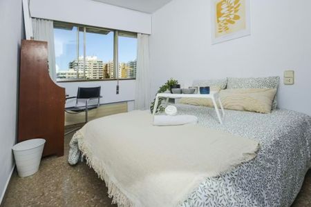 Carrer dAlvaro de Bazan, Valencia, Valencian Community 46010 - Photo 2