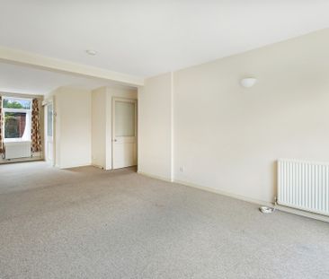 A ground floor two bedroom apartment with off street parking, garag... - Photo 2