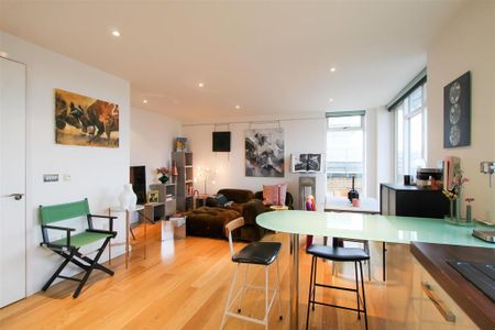 2 bedroom penthouse to rent - Photo 2