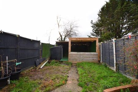 3 bedroom terraced house to rent - Photo 2