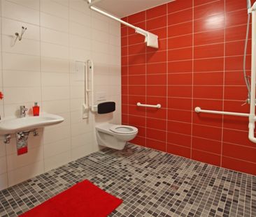 Liebevoll behütet und betreut: Zimmer in Demenz-WG - Photo 4