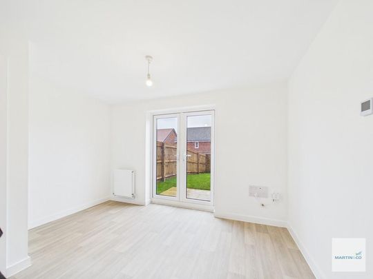 3 bedroom end of terrace house to rent - Photo 1