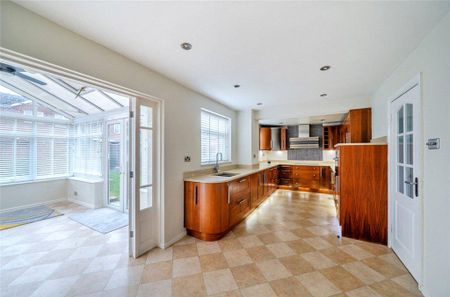 3 bedroom detached house to rent - Photo 2