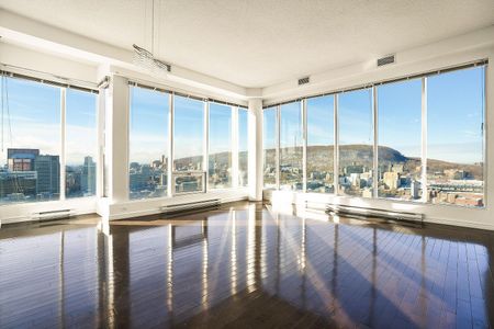 Le 400 Sherbrooke Ouest is located a few steps away from Montreal's Quartier des Spectacles. - Photo 4