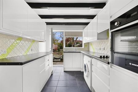 3 bedroom semi-detached house to rent - Photo 5