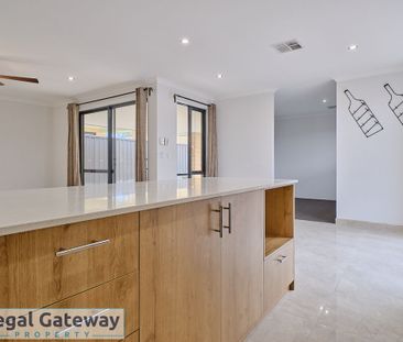 83 Sorbonne Turn, AUBIN GROVE WA 6164 - Photo 3