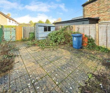 2 bedroom end of terrace house to rent - Photo 1