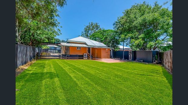 Family Home with Air Conditioning and Large Yard! - Photo 1
