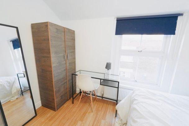 Room in a Shared Flat, Court Street, E1 - Photo 1