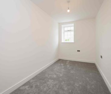 2 bedroom maisonette to rent - Photo 4