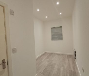 Studio Flat, Hither Green Lane, SE13 - Photo 6