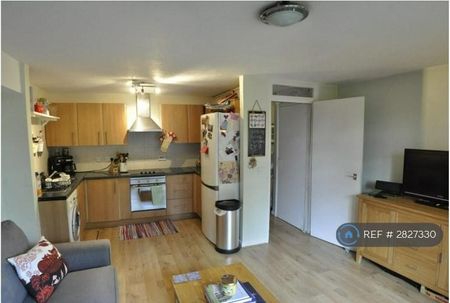1 bedroom flat to rent - Photo 3