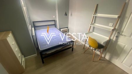 1 bedroom in a house share to rent - Photo 2