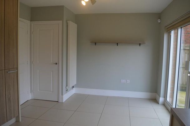 3 bedroom semi-detached house to rent - Photo 1