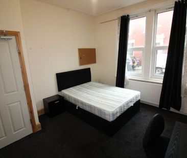 Emmanuel Street, Preston - Photo 3