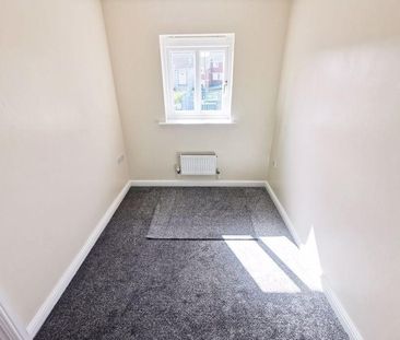 2 bedroom semi-detached house to rent - Photo 5