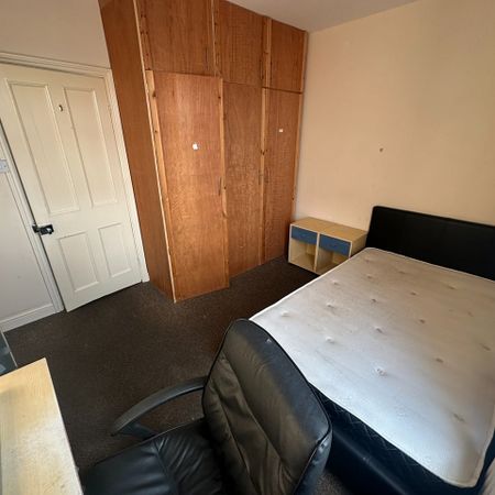 Room in a Shared House, Lytham Road, LE2 - Photo 3