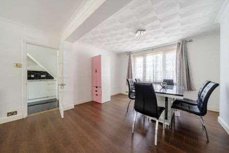 3 bedroom end of terrace house to rent - Photo 5