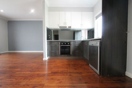 Close to M5&sol;M7 Motorway & Liverpool CBD - Photo 5