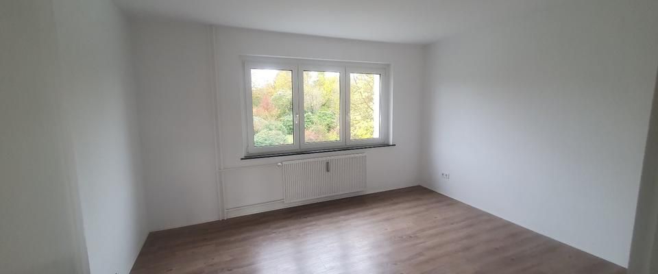 Top modernisierte Wohnung im 1. OG, Sackgasse, Süd- Balkon - Photo 1