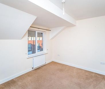 3 bedroom terraced house to rent - Photo 3