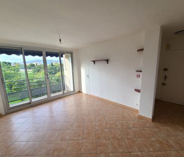 Appartement 3 pièces 53m2 MARSEILLE 9EME 952 euros - Photo 1