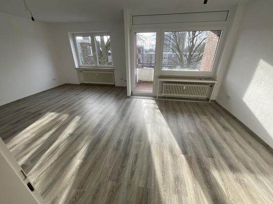 Helle, bereits moderniserte 3-ZKB-Balkonwohnung in der 3. Etage im Europaviertel zu vermieten! - Photo 1
