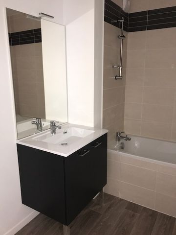 Location Appartement 3 pièces 65m² - Photo 5