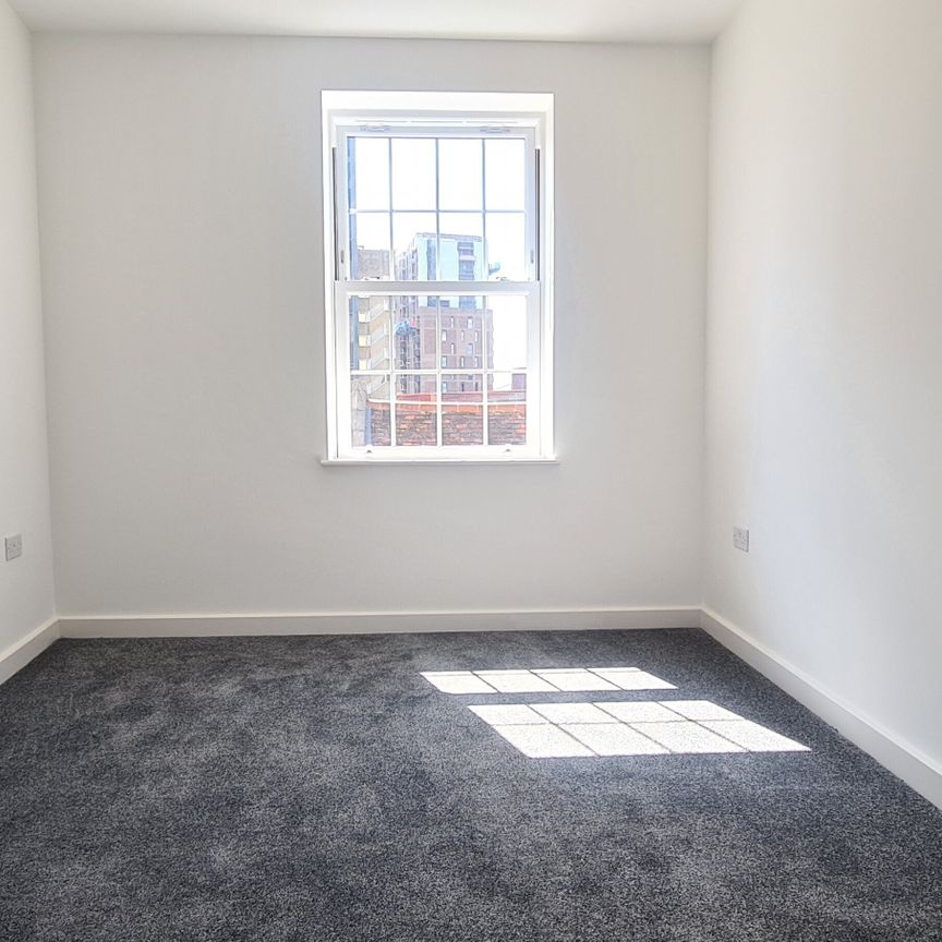 96 High Street, Maidenhead - Photo 1