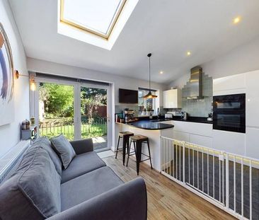 4 bedroom semi-detached house to rent - Photo 1