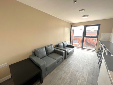 4 Bed Flat, Hepburn Road, BS2 - Photo 2