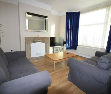 4 bedroom terraced house to rent - Photo 5