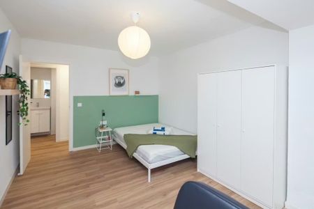 Carrer de Linares, Valencia, Valencian Community 46018 - Photo 3