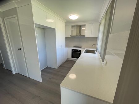 Popular Location - Family Home - Photo 3