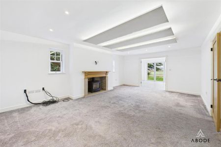 4 bedroom detached house to rent - Photo 3