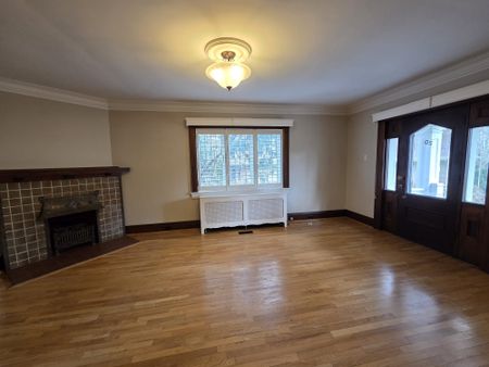 For Lease - 20 Teddington Park Avenue Unit# 1, Toronto, Ontario - Photo 3