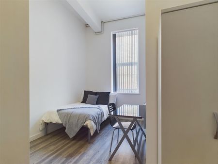 Market Place, Loughborough - INC BILLS OPTION - Photo 4