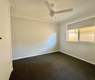 SOUTH TAMWORTH - Light and Bright Renovated Unit - Photo 2